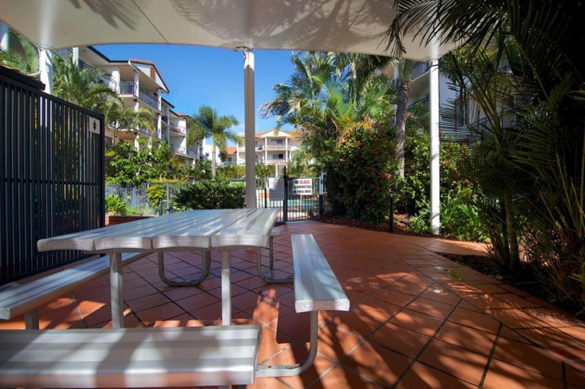 Blue Water Bay Villas Gold Coast Exterior foto