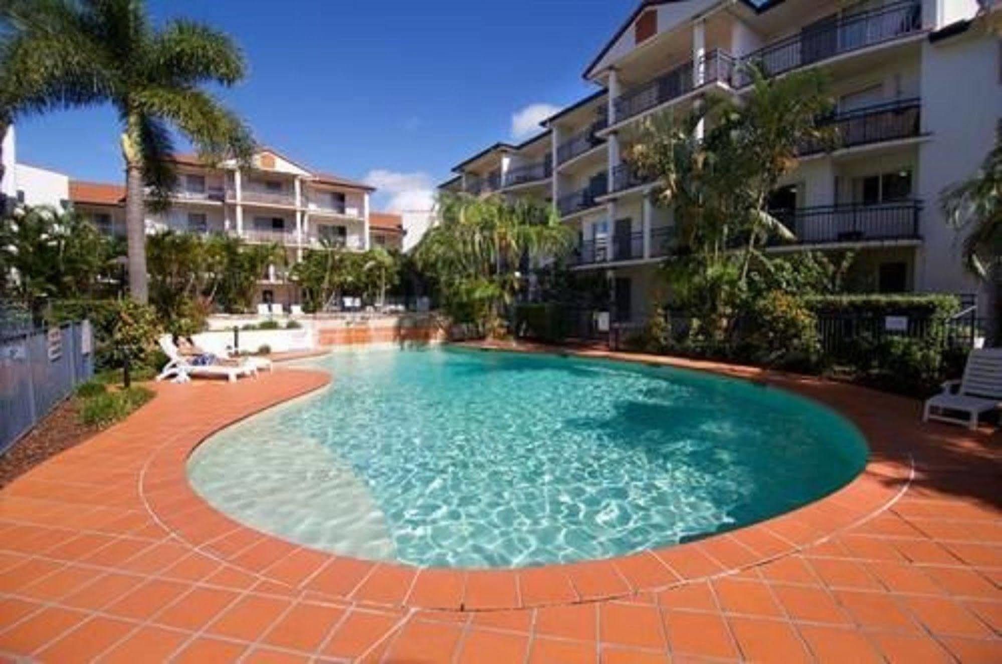 Blue Water Bay Villas Gold Coast Exterior foto